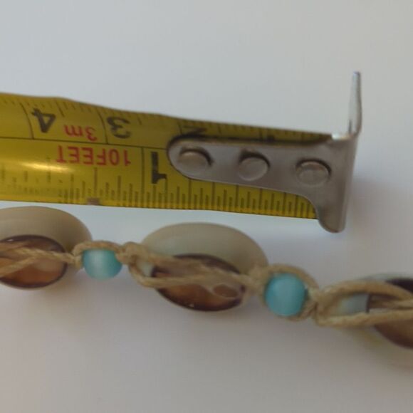 Vintage puka shell and blue beaded necklace - Picture 6 of 9